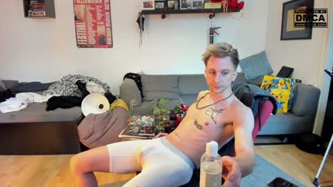 Snapshot of kinky_spidey chatting on 12.23.24 kinky_spidey online show from 12.23.24