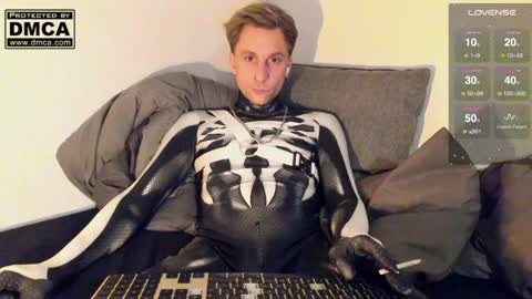 Snapshot of kinky_spidey chatting on 01.19.25 kinky_spidey online show from 01.19.25