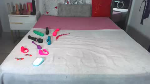 Snapshot of kinkybunz chatting on 11.19.25 KinyBunz online show from 11.19.25