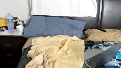 Kinkyguy323232 online show from 12.07.24