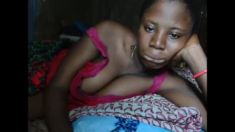 Snapshot of kinkyjuicexx chatting on 10.07.25 kinkyjuicexx online show from 10.07.25