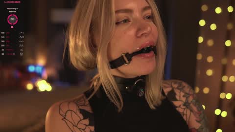 kinkylina_ online show from 01.08.25