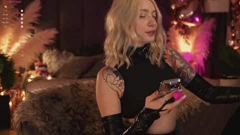 kinkylina_ online show from 02.08.25