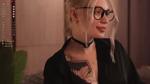 kinkylina_ online show from 02.28.25