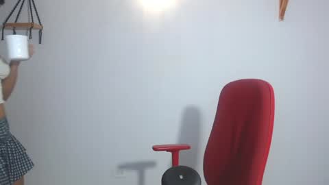 Snapshot of kintsugim chatting on 01.04.25 kintsugi online show from 01.04.25