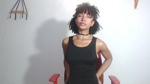 Snapshot of kintsugim chatting on 01.12.25 kintsugi online show from 01.12.25