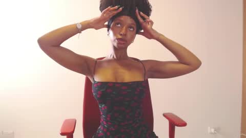 Snapshot of kintsugim chatting on 12.14.25 kintsugi online show from 12.14.25