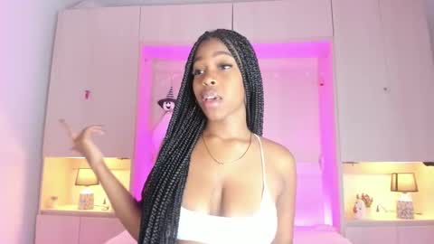 M A R A  online show from 10.11.25