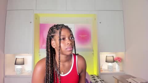 M A R A  online show from 02.11.26