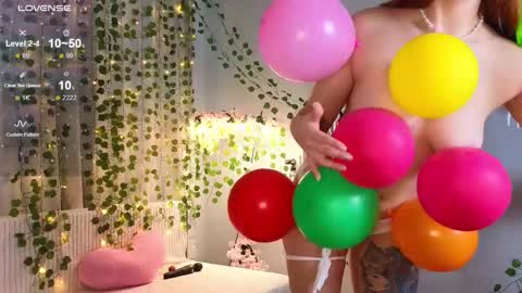 Kira Briis online show from 11.17.25