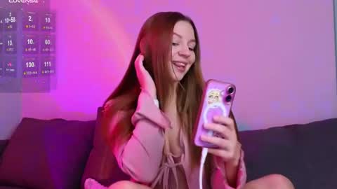 Snapshot of kira_briis chatting on 07.06.26 Kira Briis online show from 07.06.26