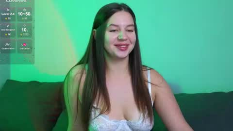 Snapshot of kira_briis chatting on 07.20.26 Kira Briis online show from 07.20.26
