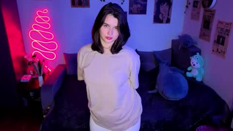 Kira VanKick online show from 10.20.25