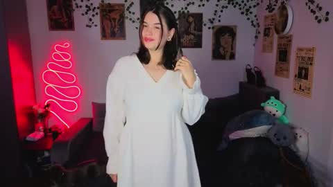 Kira VanKick online show from 10.22.25