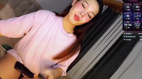 Snapshot of kira_willer chatting on 03.12.25 KIRA online show from 03.12.25