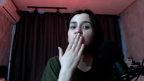 Snapshot of kira_yammy chatting on 05.16.26 Kira follow me online show from 05.16.26