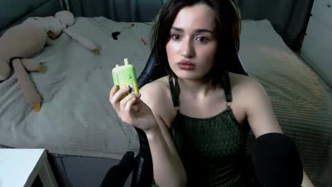 Snapshot of kira_yammy chatting on 05.27.26 Kira follow me online show from 05.27.26