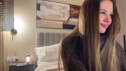 Snapshot of kiramystery chatting on 12.26.24 Kira online show from 12.26.24