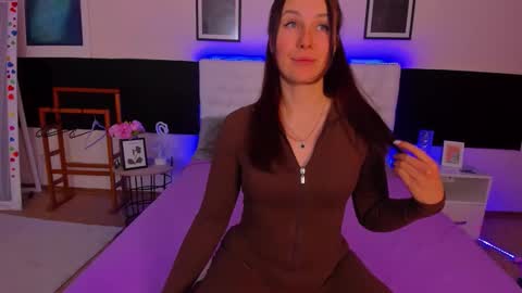 Snapshot of kiraneww chatting on 12.02.25 Kira online show from 12.02.25