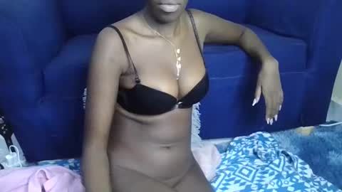 Snapshot of kiranoir1 chatting on 02.18.25 Kira online show from 02.18.25