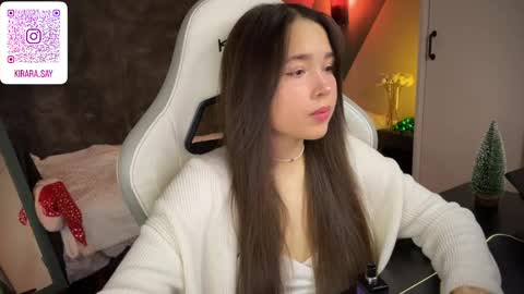 Snapshot of kirarasay chatting on 12.25.24 Kira online show from 12.25.24