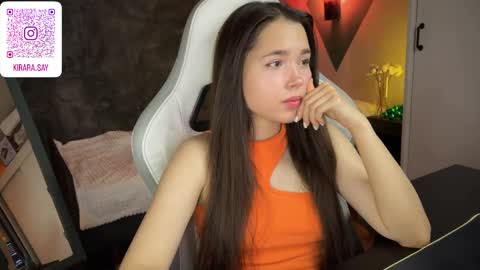 Snapshot of kirarasay chatting on 12.25.24 Kira online show from 12.25.24