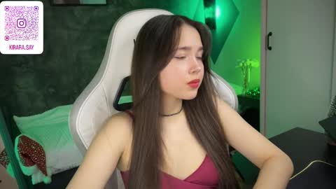 Snapshot of kirarasay chatting on 12.26.24 Kira online show from 12.26.24