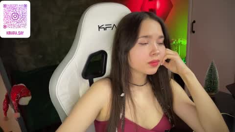 Snapshot of kirarasay chatting on 12.26.24 Kira online show from 12.26.24