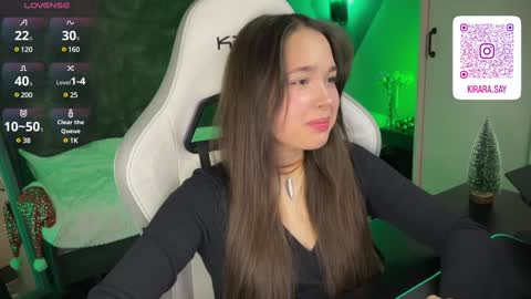 Snapshot of kirarasay chatting on 12.29.24 Kira online show from 12.29.24