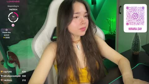 Snapshot of kirarasay chatting on 12.30.24 Kira online show from 12.30.24