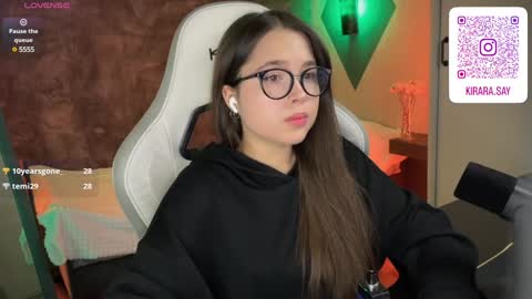 Snapshot of kirarasay chatting on 01.13.25 Kira online show from 01.13.25