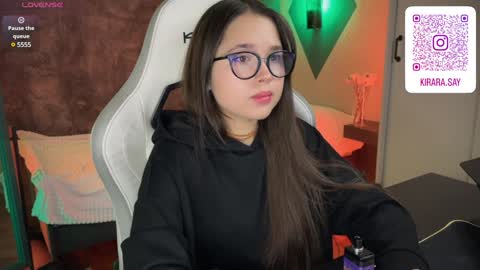 Snapshot of kirarasay chatting on 01.14.25 Kira online show from 01.14.25