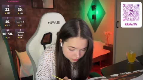 Snapshot of kirarasay chatting on 01.22.25 Kira online show from 01.22.25