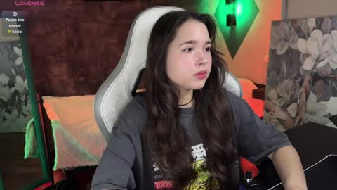 Snapshot of kirarasay chatting on 02.05.25 Kira online show from 02.05.25