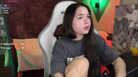 Snapshot of kirarasay chatting on 02.05.25 Kira online show from 02.05.25