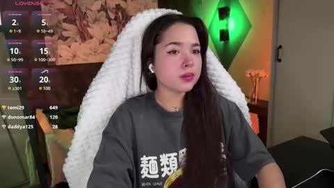 Snapshot of kirarasay chatting on 02.11.25 Kira online show from 02.11.25