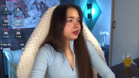 Snapshot of kirarasay chatting on 02.12.25 Kira online show from 02.12.25