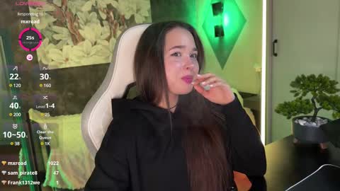 Snapshot of kirarasay chatting on 02.22.25 Kira online show from 02.22.25