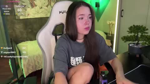 Snapshot of kirarasay chatting on 02.25.25 Kira online show from 02.25.25