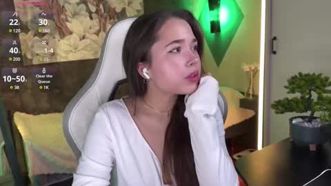 Snapshot of kirarasay chatting on 03.06.25 Kira online show from 03.06.25