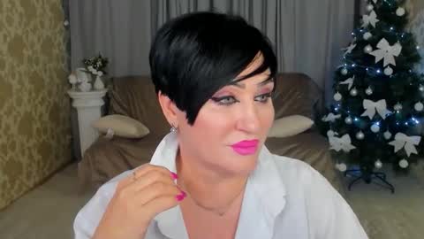 Kira online show from 12.19.25