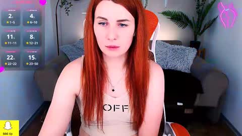 Snapshot of kiraxmoon chatting on 01.09.25 kiraxmoon online show from 01.09.25