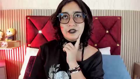 Snapshot of kirivelvet chatting on 06.25.26 Samantha Velvet online show from 06.25.26