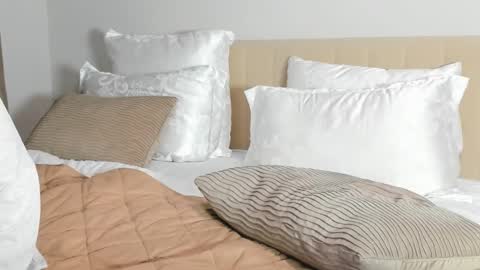 Kira online show from 03.28.26