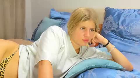 Snapshot of kirraa_ chatting on 07.23.26 Kira online show from 07.23.26