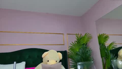 Snapshot of kirrawhite chatting on 11.05.25 Kirra online show from 11.05.25