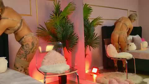 Snapshot of kirrawhite chatting on 12.17.25 Kirra online show from 12.17.25