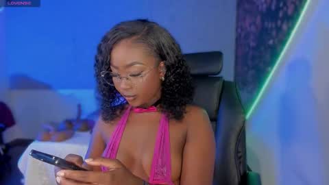 kishalove_ online show from 09.11.25