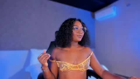 kishalove_ online show from 10.24.25