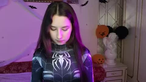 Hot Eva online show from 10.27.25